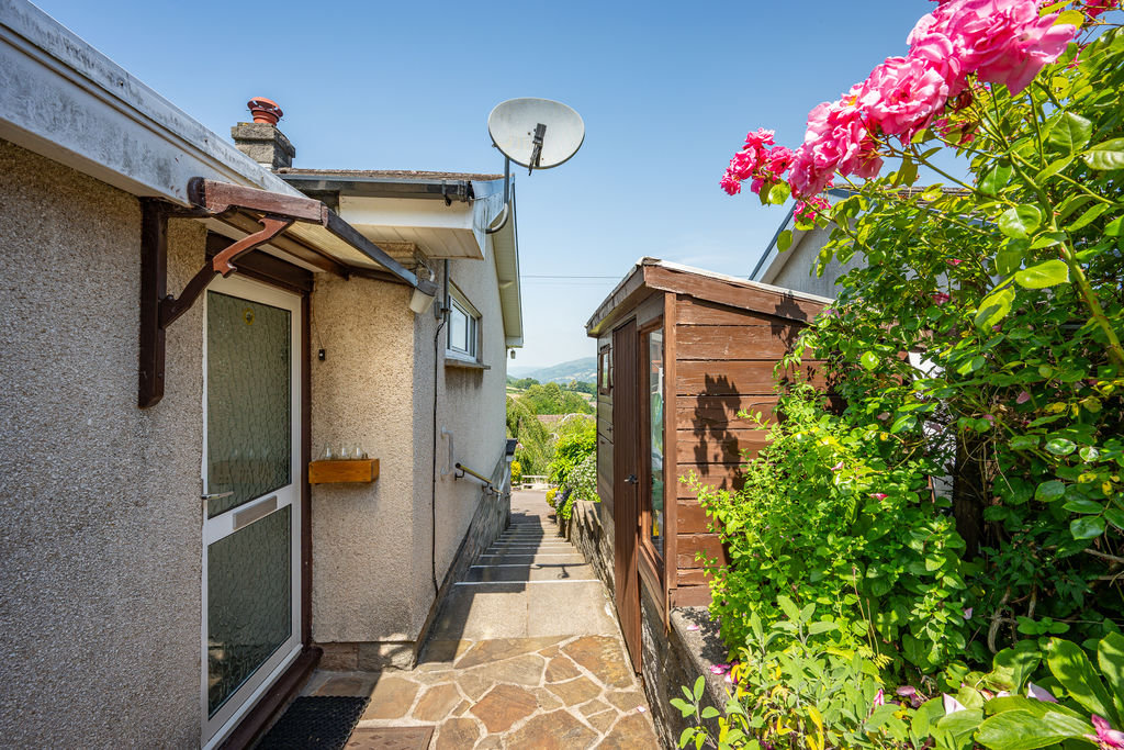 Side Path- click for photo gallery